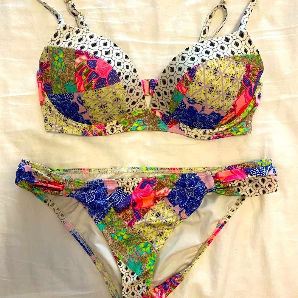 VS Swim BUNDLE! 3 TOPS AND 3 BOTTOMS